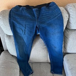 Maternity over the belly pants size 10